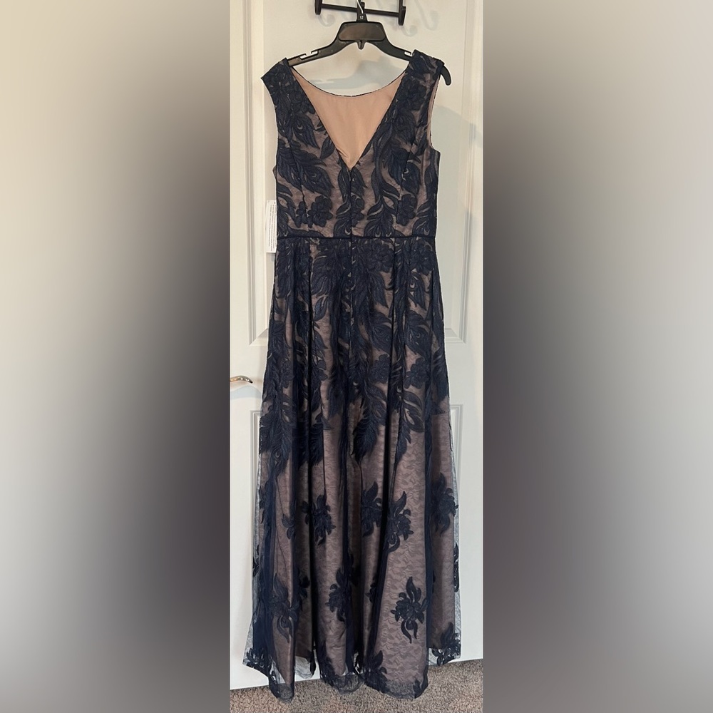 NWT Aiden Mattox STUNNING navy gown. - Picture 3 of 6